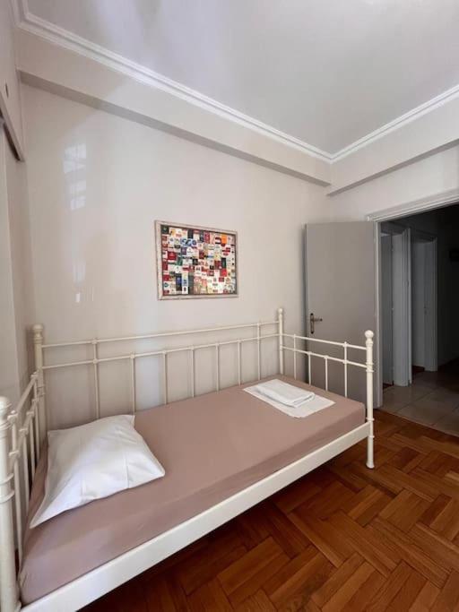 Carlito"S Apartment 1 Next To Metro Station Athens Exterior photo